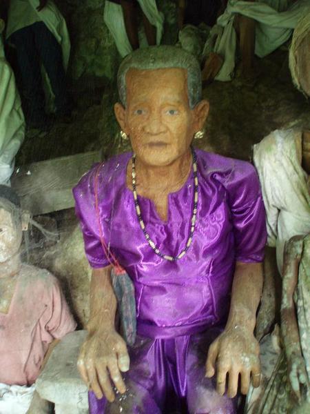 A lifelike effigy (Tau tau)