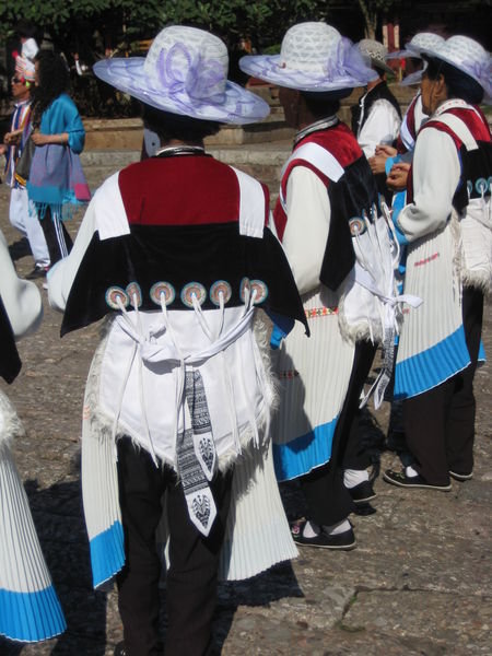 Naxi Costume