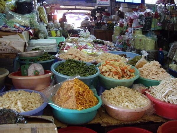 Dong Ba Markets