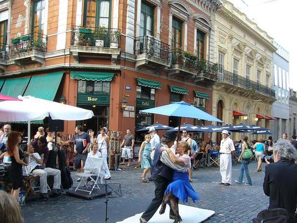 Tango de rue à Buenos Aires