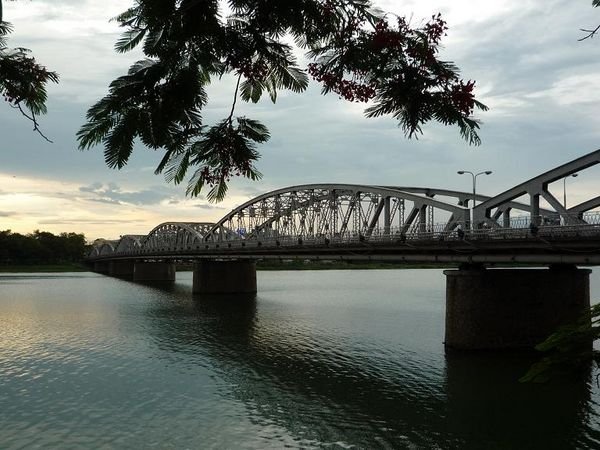Pont Trang Tien