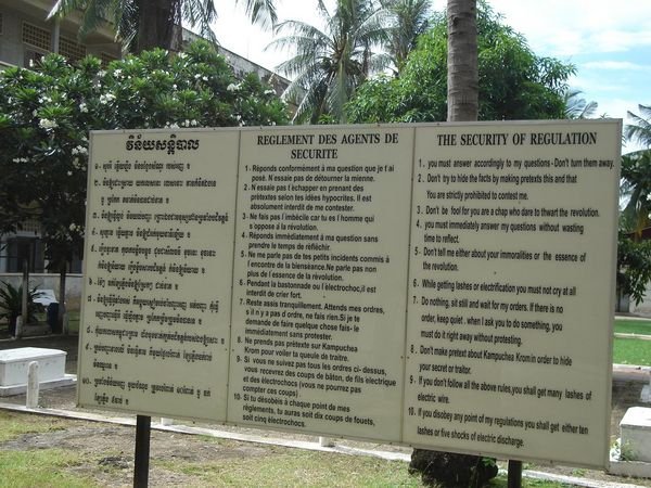 Règlements à Tuol Sleng