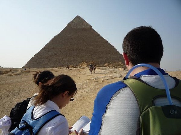 Valérie nous enseigne sur les pyramides