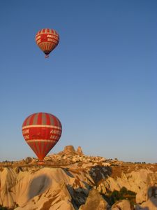 Uçhisar and balloons