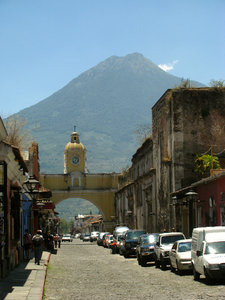 Volcán de Agua and Arco de Santa Catalina