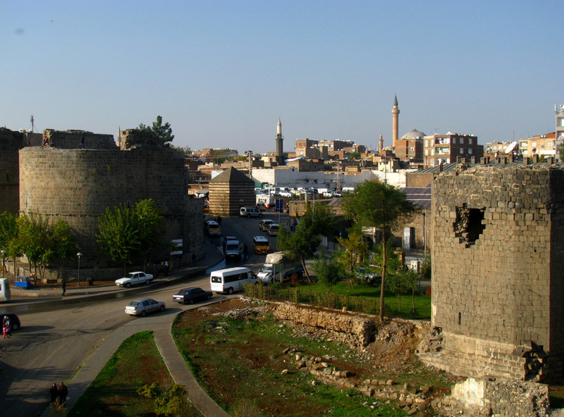 Mardin Kapısı, Bastion On the Right