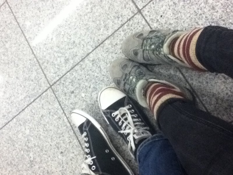 Shoe gazing @ the metro