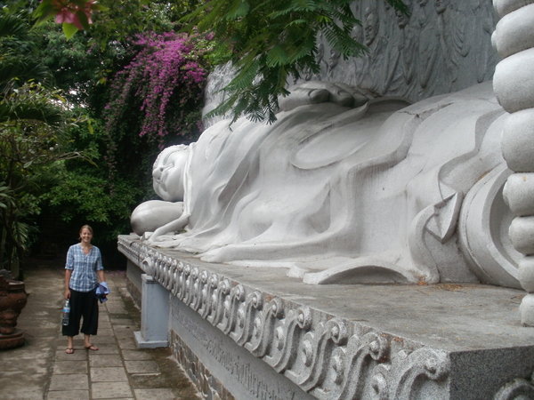 Giant sleeping Buddha!
