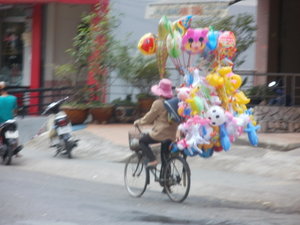 Vendor with balloons!