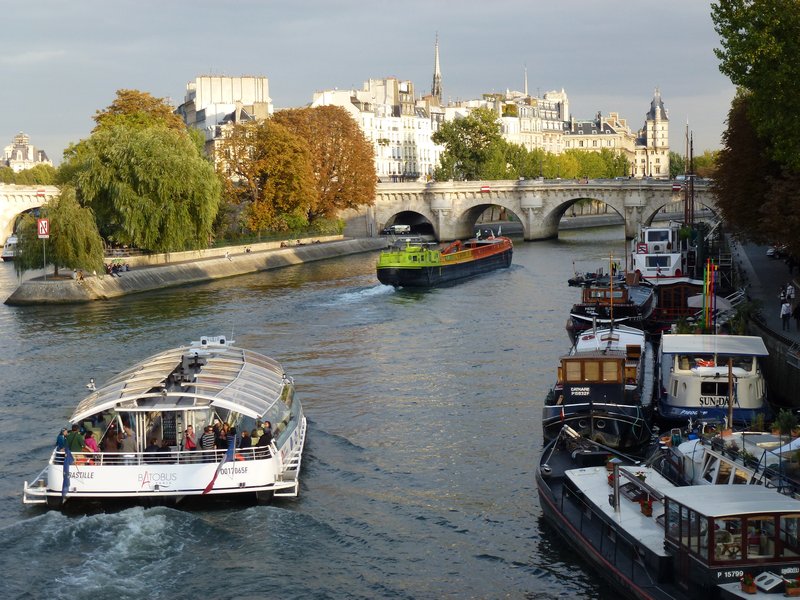 20110922P1000071 River Seine Paris