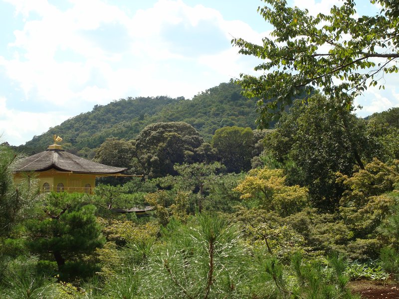 Kinkaku-ji, surroundings