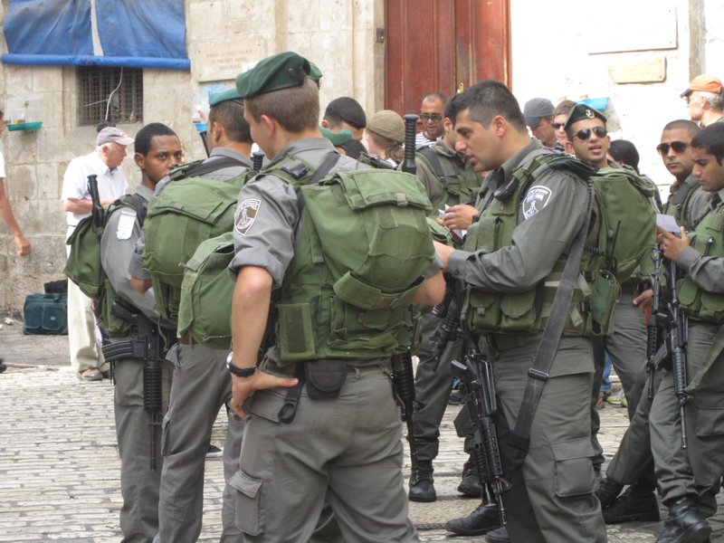Soldierson duty in Old Jerusalem