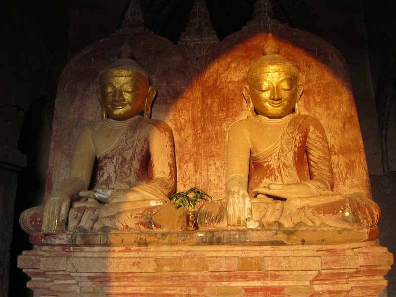 Twin Buddhas, Dhama-yab-gyi south