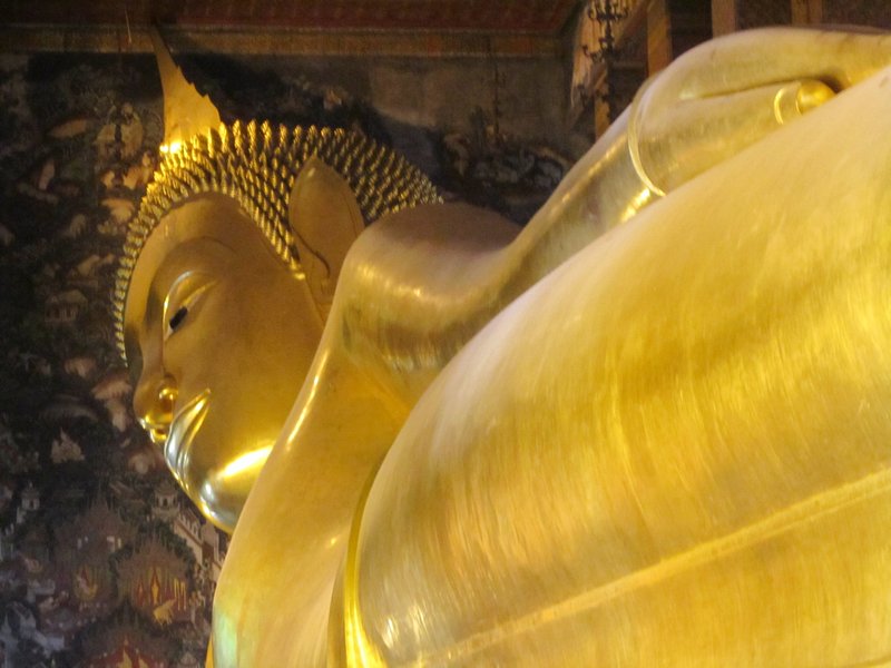 Recling Buddha at Wat Pho Front View