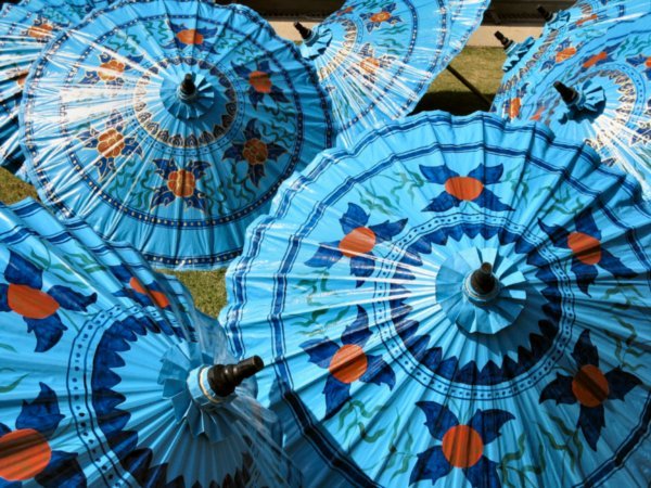 Umbrellas drying - Bo Sang