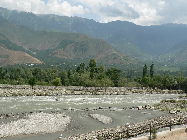 Indus - On way to Sonamarg