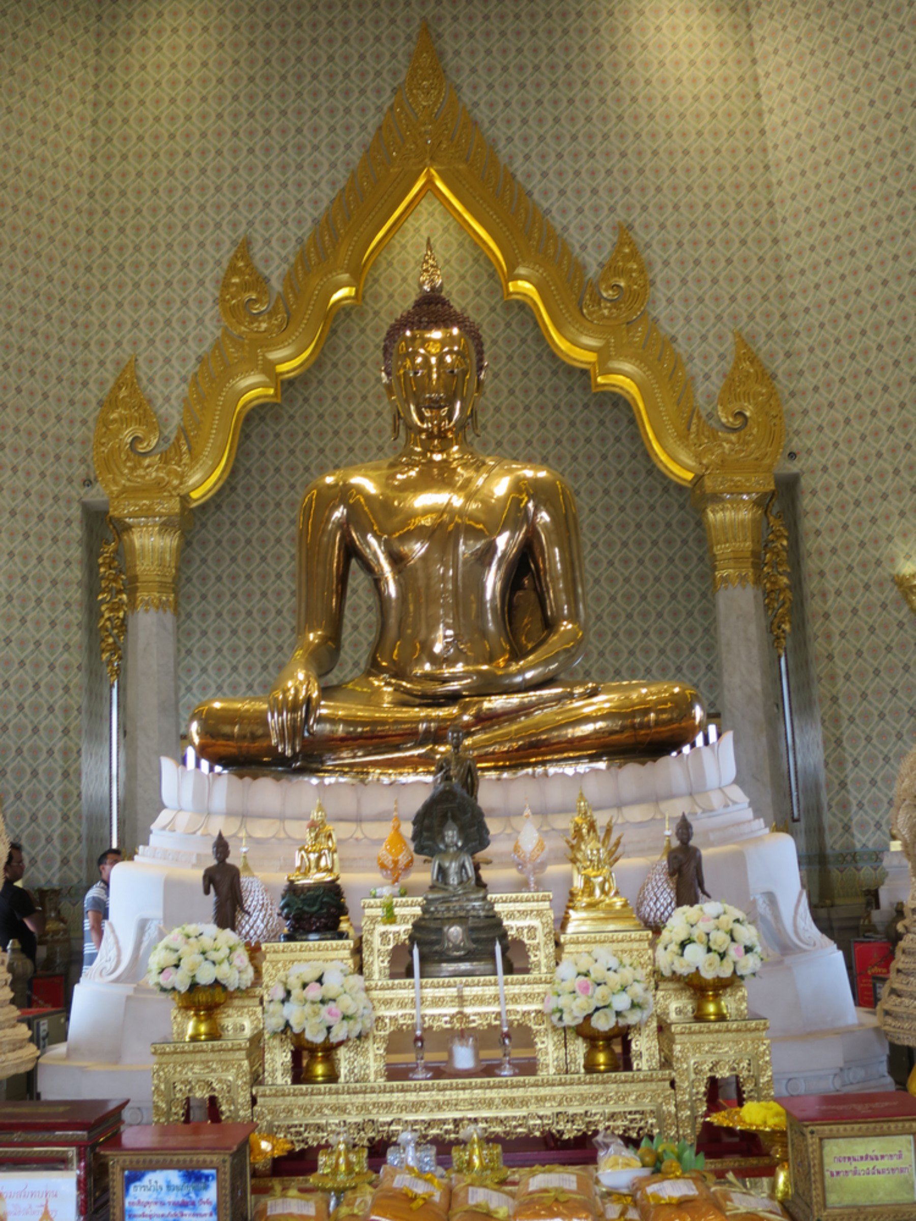 Biggest Golden statue in the world | Photo