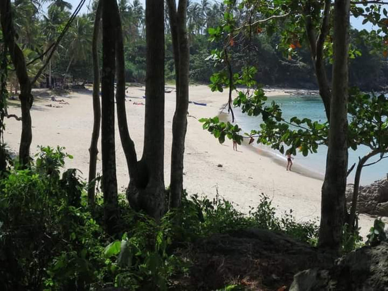 One of the little beaches on Ko Lanta we hope to return to very soon 
