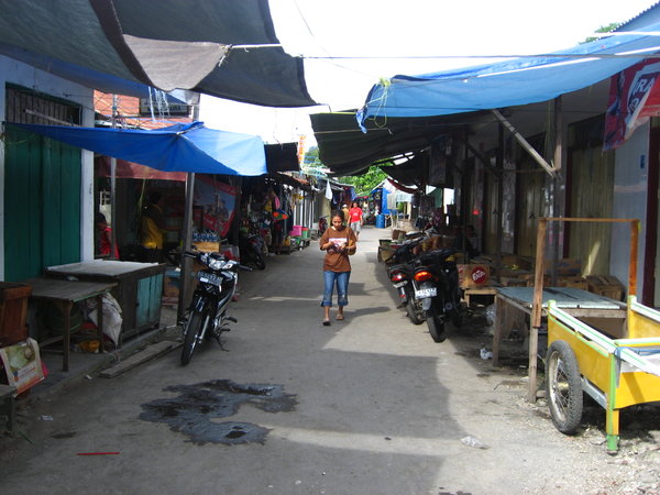 Bandaniera's main shopping street