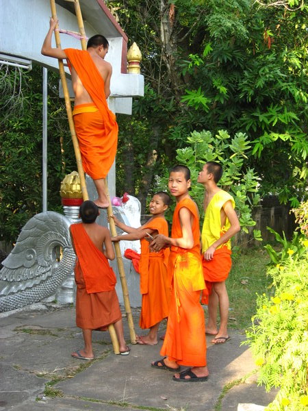 Monks repairing the Wat