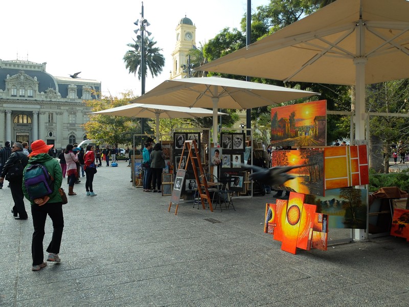 Street artists in the Plaza