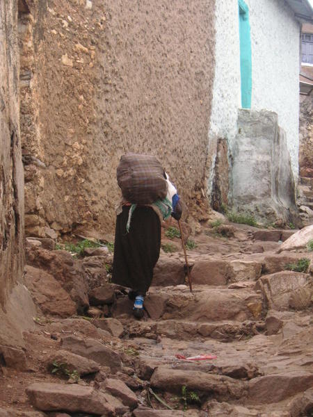 Old woman in Harar