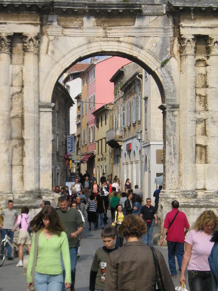 Gates in Pula