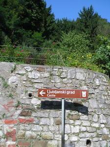 Sign to Castle