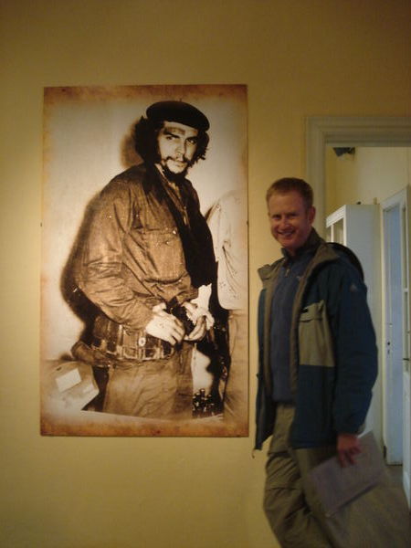 I pose with Che Guevara at his museum in Alta Gracia