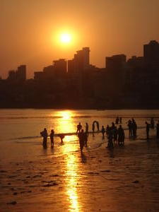 Sunset on Cow Patty beach..whoops - I mean Chowpatty beach!