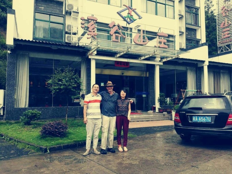 Tankou Hotel, Owner and Wei from Front Desk