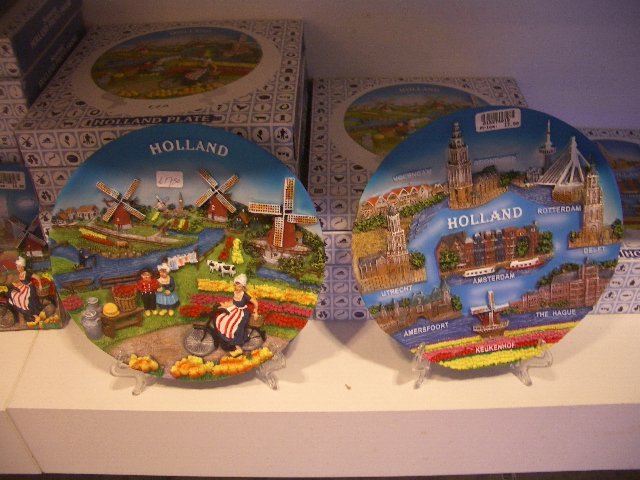 Holland themed souvenir plates