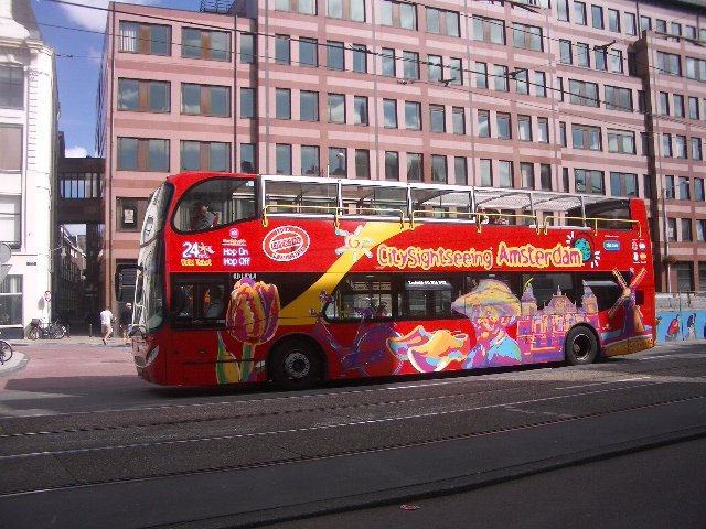 Amsterdam sightseeing tour bus