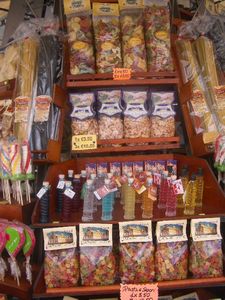 Pasta gifts in souvenir stall in Pisa