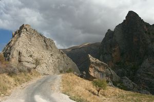 Road to Yeni Kale
