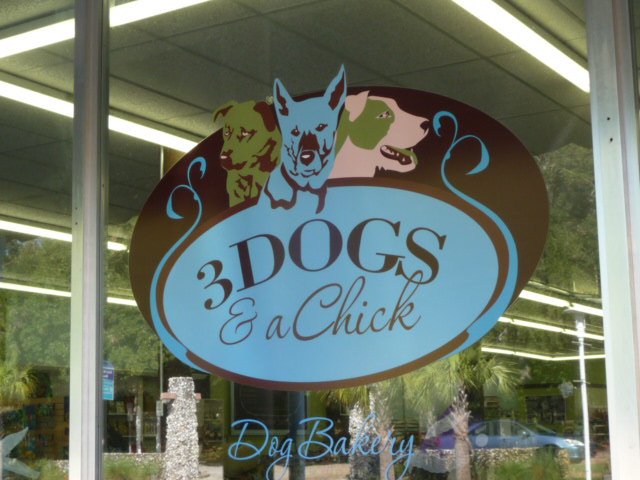 Cheri's: 3 dogs and a chick