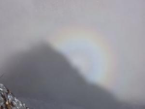 dude why´s there a rainbow around your head?