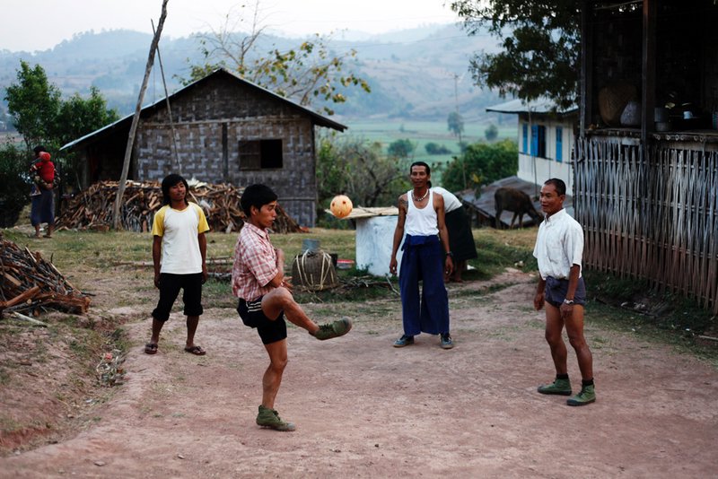 A popular game of Chinlone