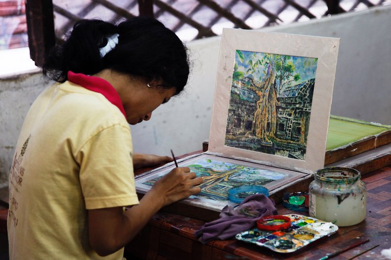 Artisans d'Angkor at work