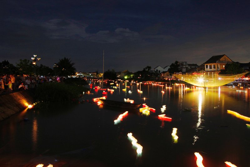 Lantern lights in the river
