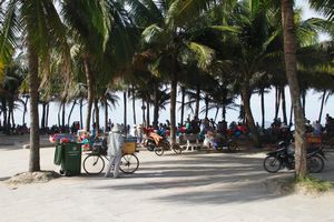 Beach side cafes and vendors