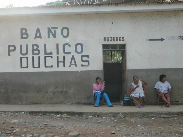 Het damestoilet in Guanay