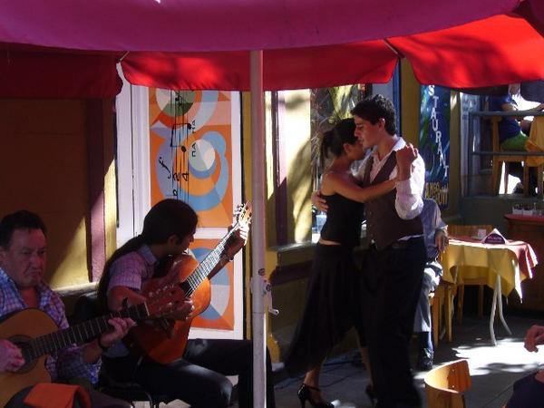 Street tango in Buenos Aires