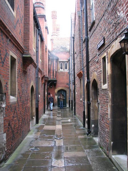 Hampton court alley