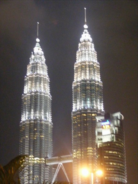 Petronas Twin Towers in KL City | Photo