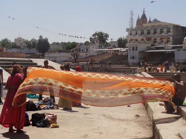 Drying sari by Pushkar lake