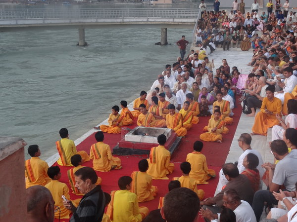 SInging by the Ganga