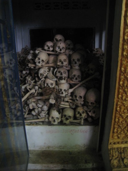 Skulls in killing cave