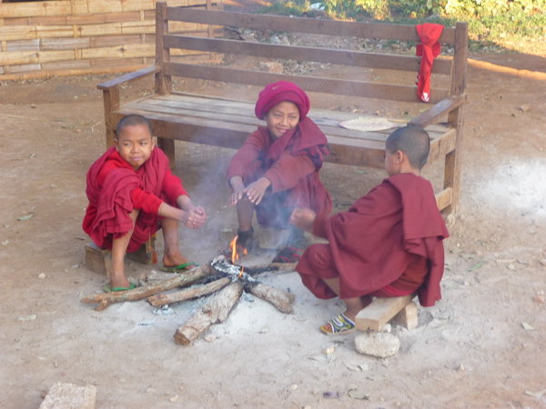 Village palaung - on aime le feu