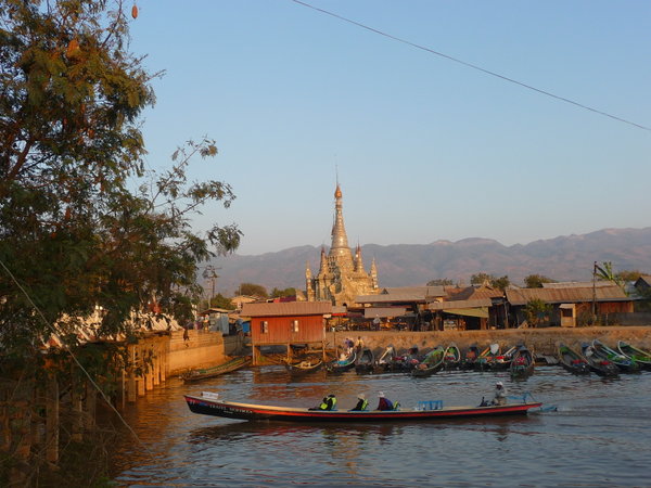 lac Inle - village Nyaungshwe